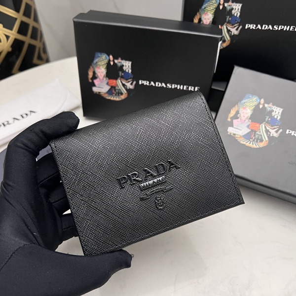 プラダ財布コピー正面デザイン